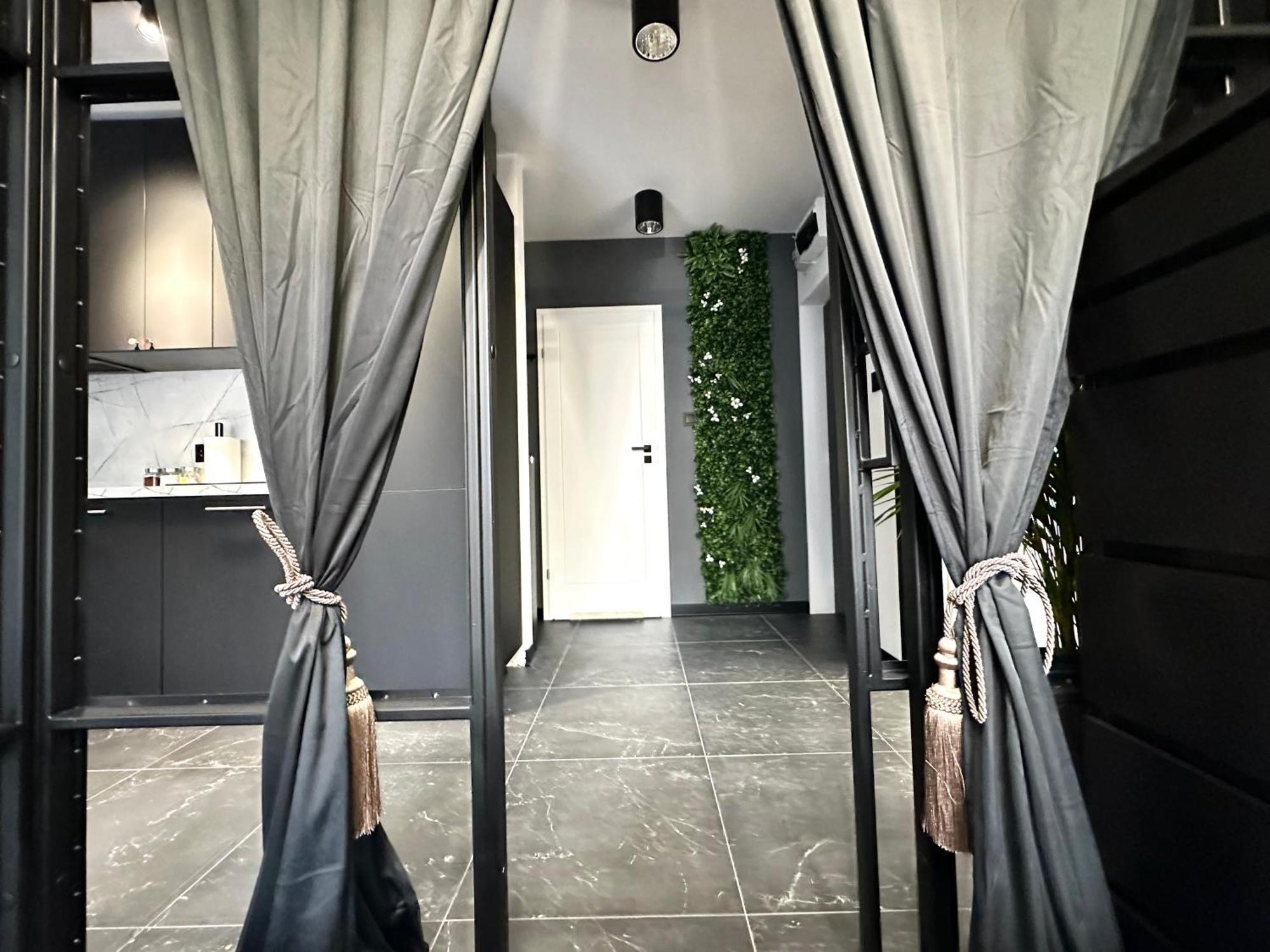 Golden Apartment ~ 1000M Main Square ~ Self Check-In 24H - Wroclaw, Wroclaw